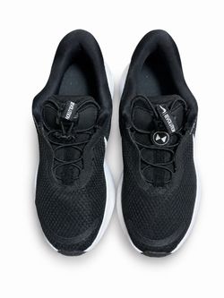 Nike Revolution 7 EasyOn Women’s Size 6 Black/White Running Shoes – Retail $70