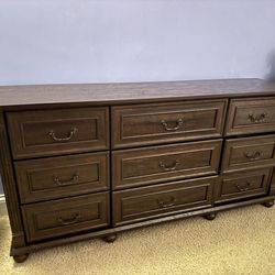9 Drawer Dresser