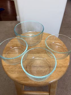 4 Pyrex Glass Bowls 1Qt. & 2Cup Bowls