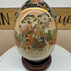 Vintage Ceramic Oriental SATSUMA Hand Painted Egg