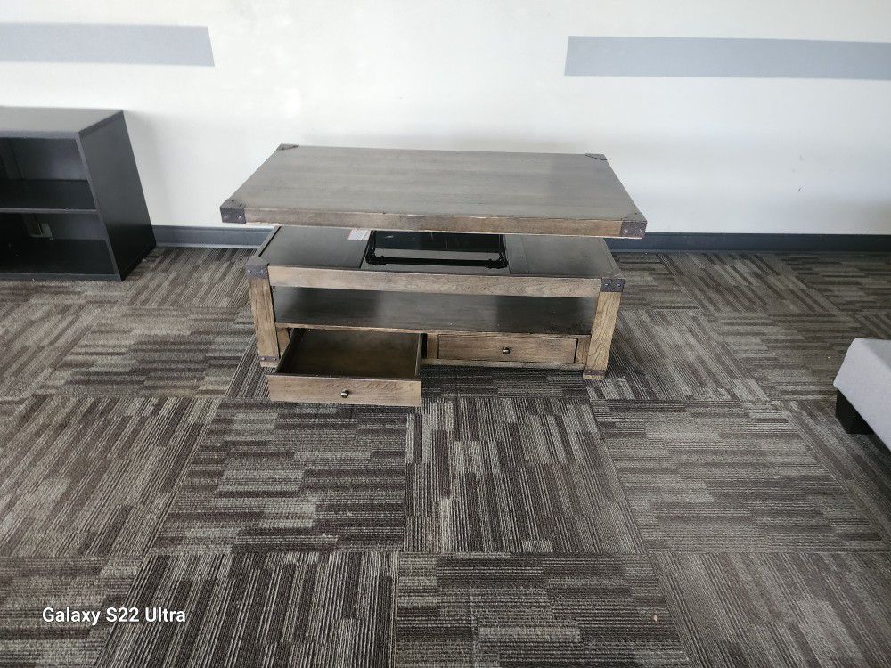 Stoneford Coffee Table
with Lift Top & 2 End..