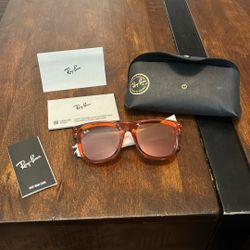 Men’s And Women’s Sunglasses 