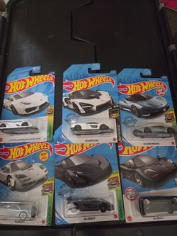 Hot Wheels McLaren. 172 White LB-Works Lamborghini Huracan