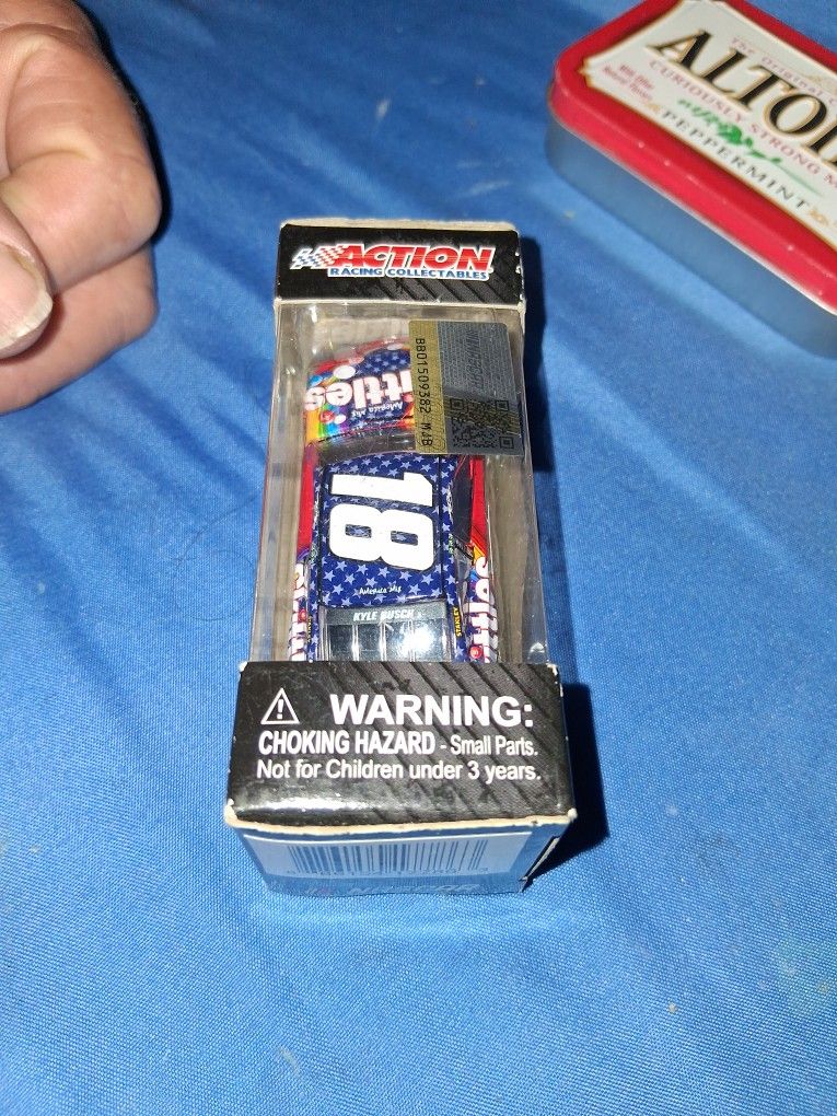 Actcion Racing Colectibol Car