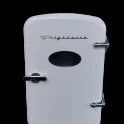 Frigidaire Retro 6 Can Mini Personal Fridge Cooler / Make-up refrigerator 
