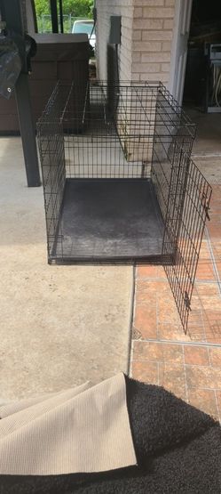 DOG CRATE/KENNEL