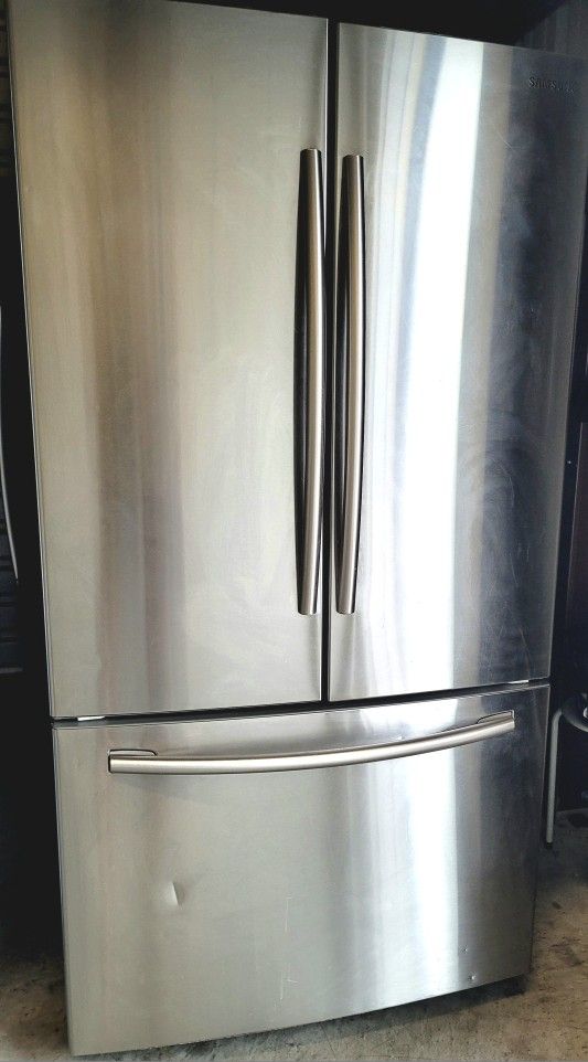 Big Cold French Door Refrigerator 