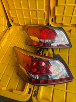 2013 - 2015 Nissan Altima tail lights