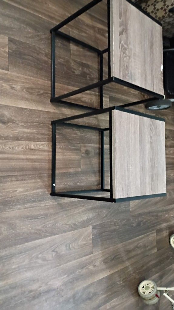 Bedside table/Nightstand 