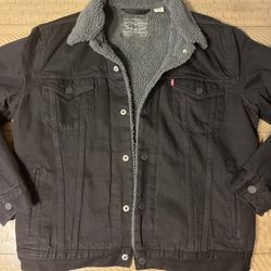 Levi’s Sherpa Lined Trucker Jacket Men size M Black Denim Fleece Lined