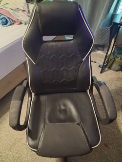 Desk , gaming chair , tv