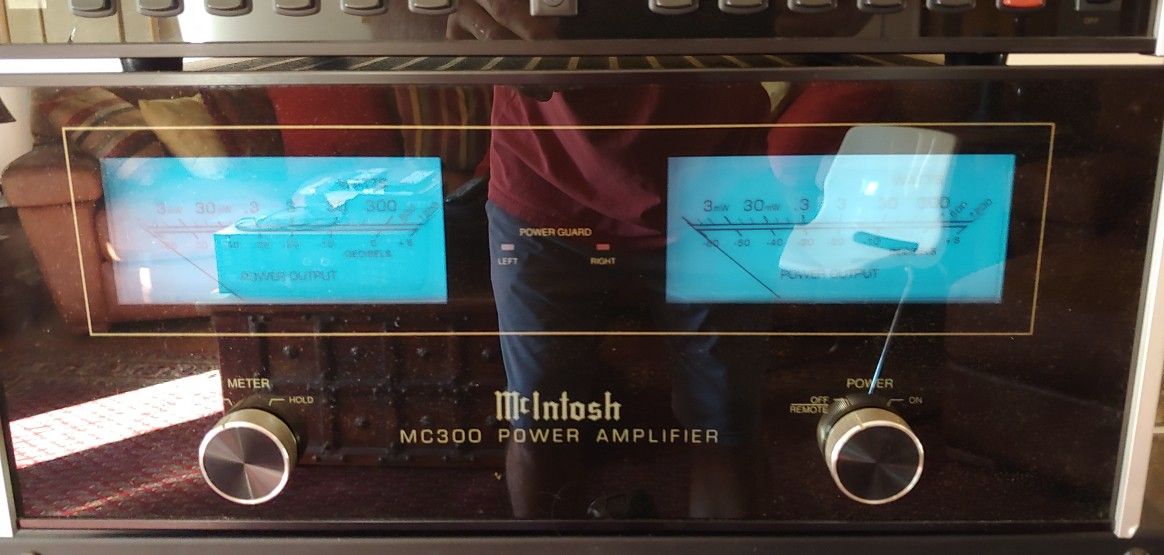 McIntosh MC 300 amplifier Excellent Condition