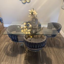 4 Set Glass Dinning Table 