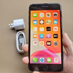 iPhone 7 Plus - UNLOCKED - Like New 