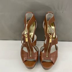 Michael Kors heels. Item No 706 (Shopgoodwill)