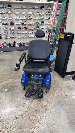 Electric wheelchair
