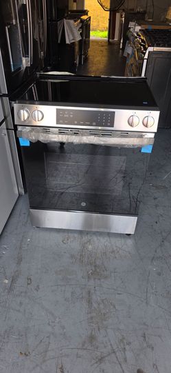 NEW GE 30 IN ELECTRIC RANGE SLIDE IN STAINLESS STEEL