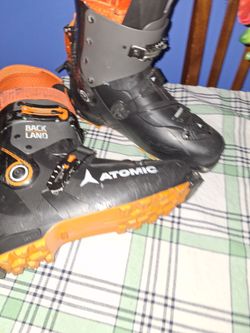 Like new Atomic back Country ski boots nens 10.5
