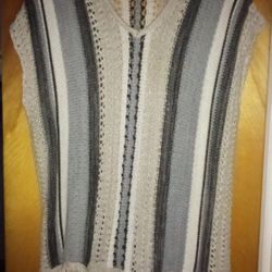 Very Nice Ladies Size S/M  Sweater 