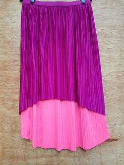 Revesal skirt hi low