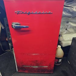 Frigidaire Retro Compact Fridge with Chiller, 3.2 cu ft Countertop Fridge with Built-In Bottle Opener, Compact Refrigerator for Office, Bedroom, Dorm 