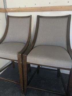 4 Tall Strong 💪🏼 Chairs 🪑 