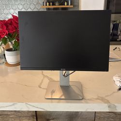 Dell 24inch Ultrasharp monitor