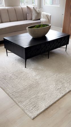 Gorgous black coffee table with 4 drawers