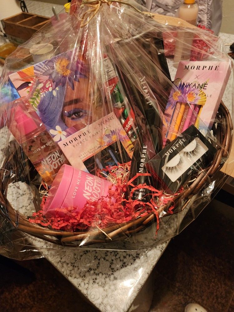 Christmas Makeup Gift Basket