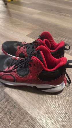 Nike basketball shoes men’s size 13