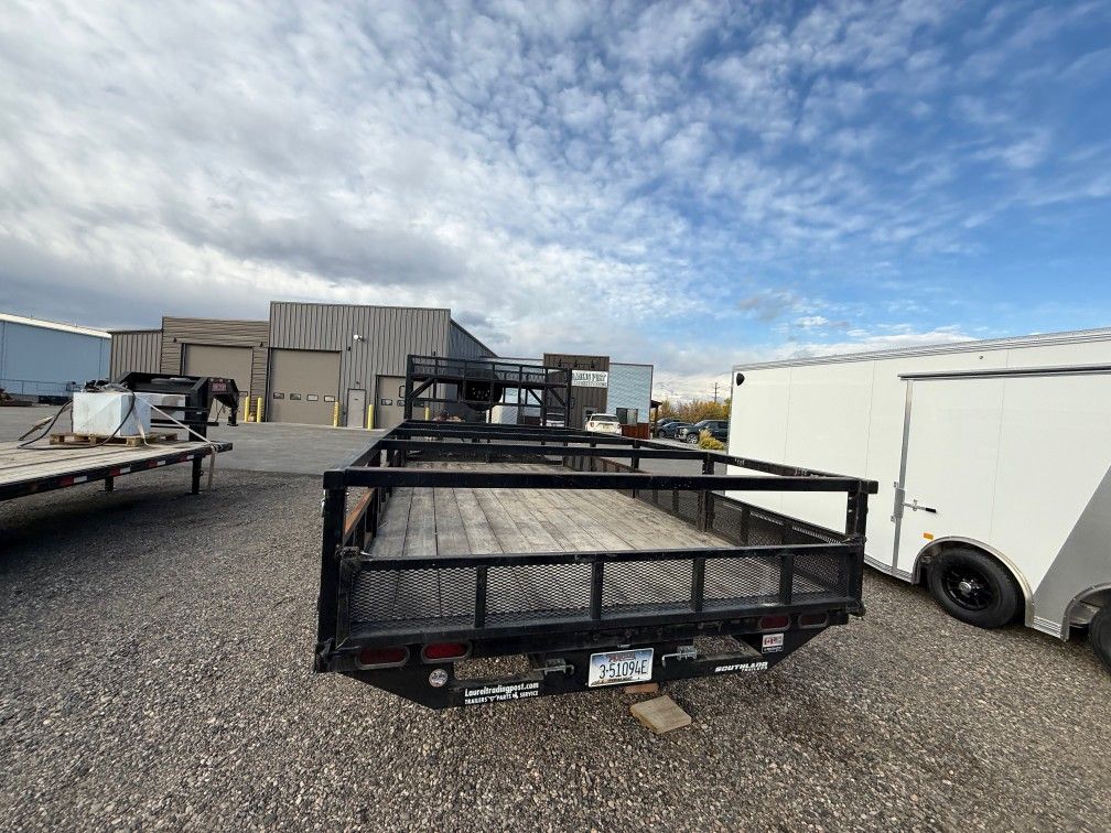 🔩 Reinforced Steel Forms & Custom Deck-Over Trailer