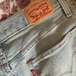 Women’s Levi’s Jeans Size 29