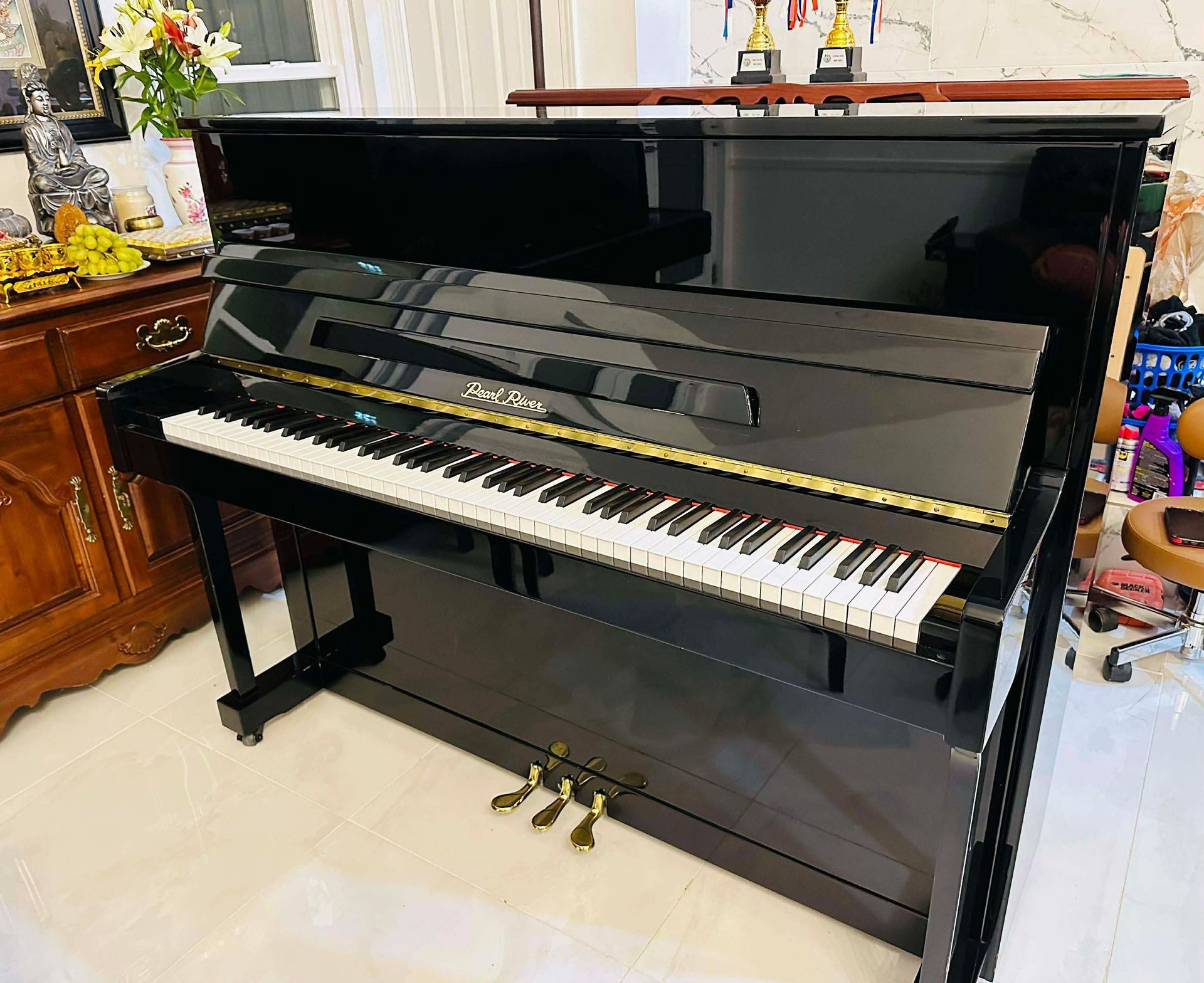 Pearl River Black Gloss Upright Piano- 1800$