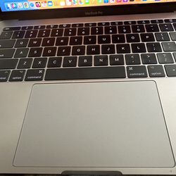 Used MacBook Pro 13”, 2017