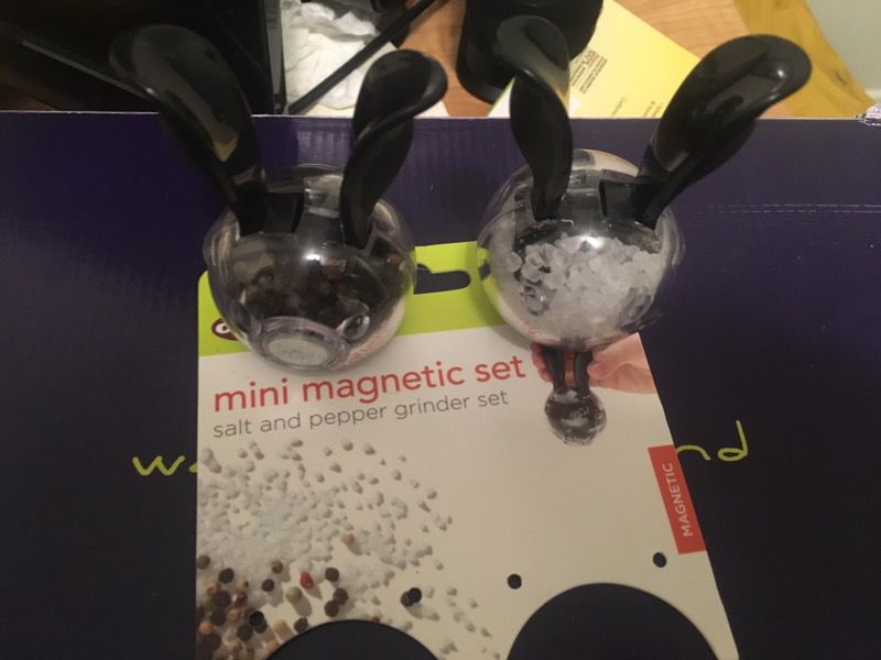 Salt and Pepper Grinder, Mini magnetic set