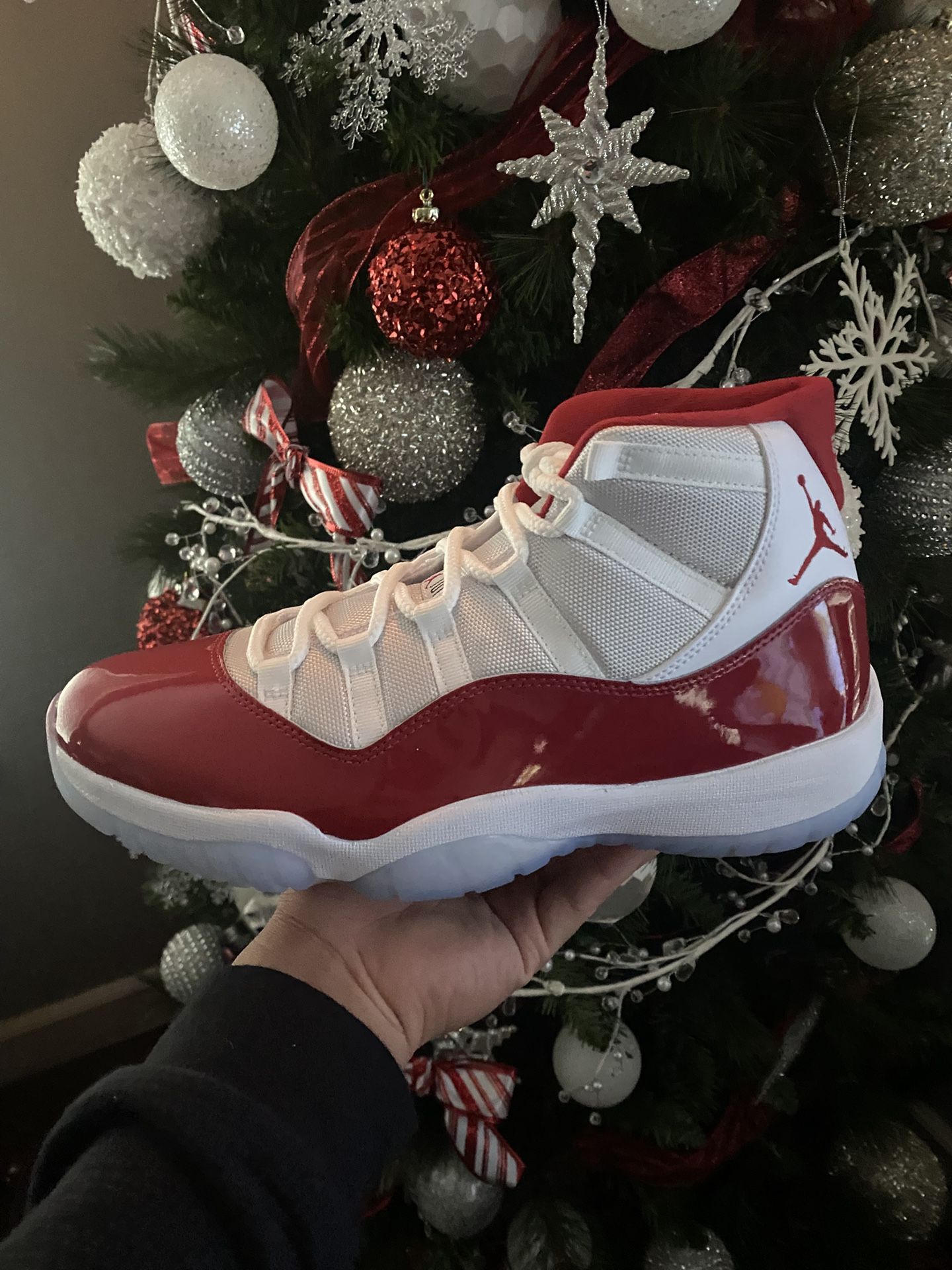 Jordan 11 cherry