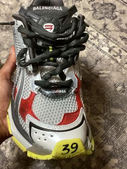 Bal**** runners sz 8 wmns sz 7 mens