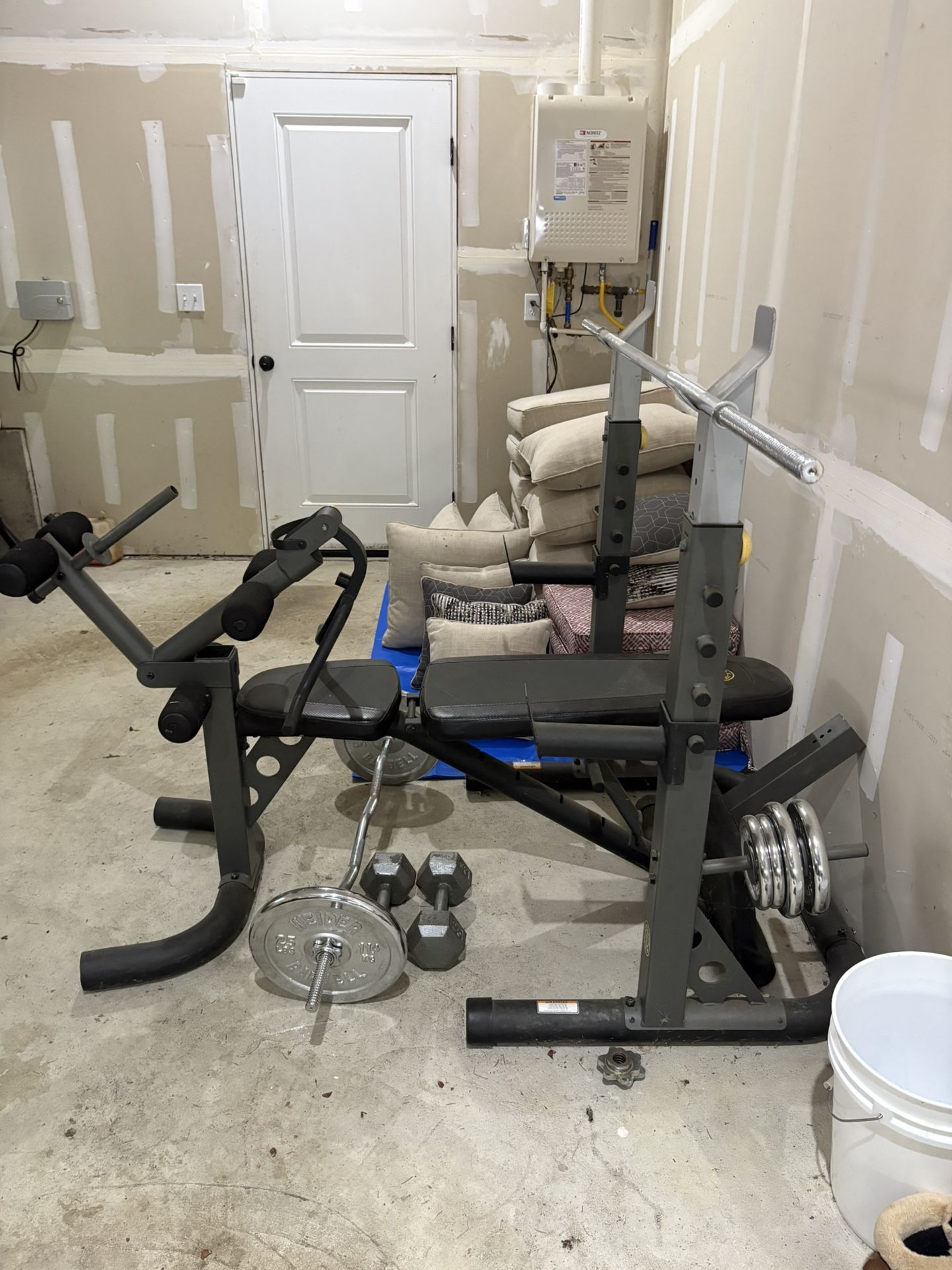 Gold gym Weight Bench