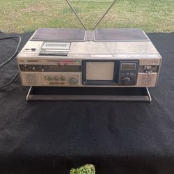 Sanyo tv radio boombox ghetto blaster