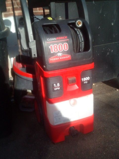 1800 Psi Pressure Washer