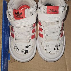 Adidas white and red shoes toddler size 6 (like new)