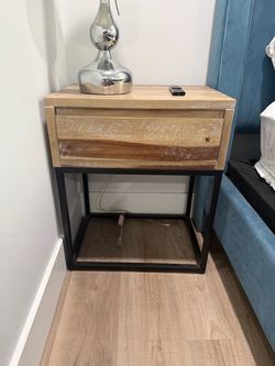 Lot of 2 night stands
