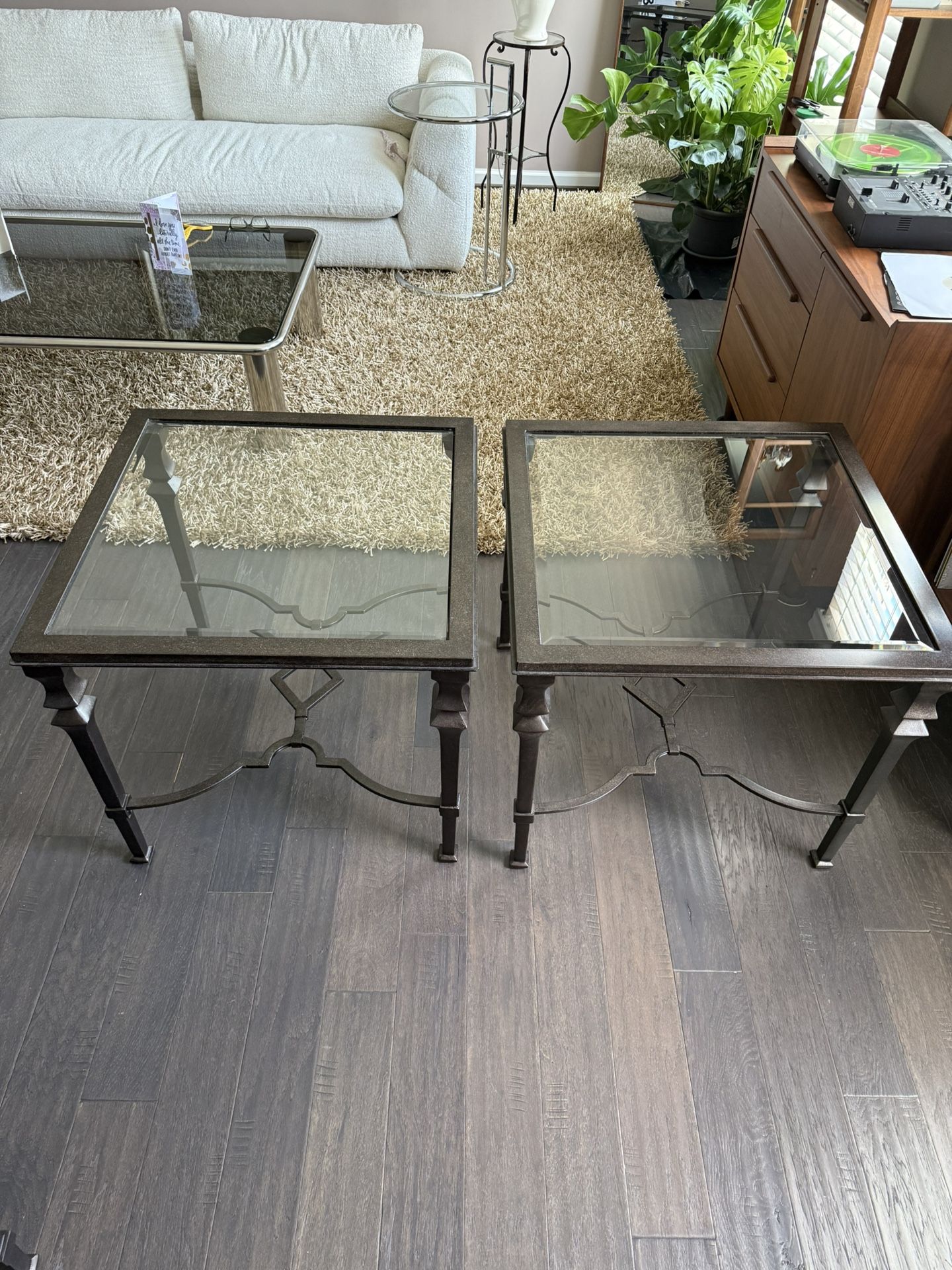 Belfort Furniture End Table (Pair)