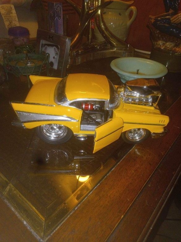 Die-cast '57 Chevrolet 2 Door,Hard Top