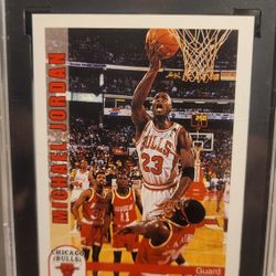 1992-93 NBA Hoops #30 MICHAEL JORDAN. SGC 96 
