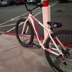 Mafia Bomma Thrust - White (TRADES)