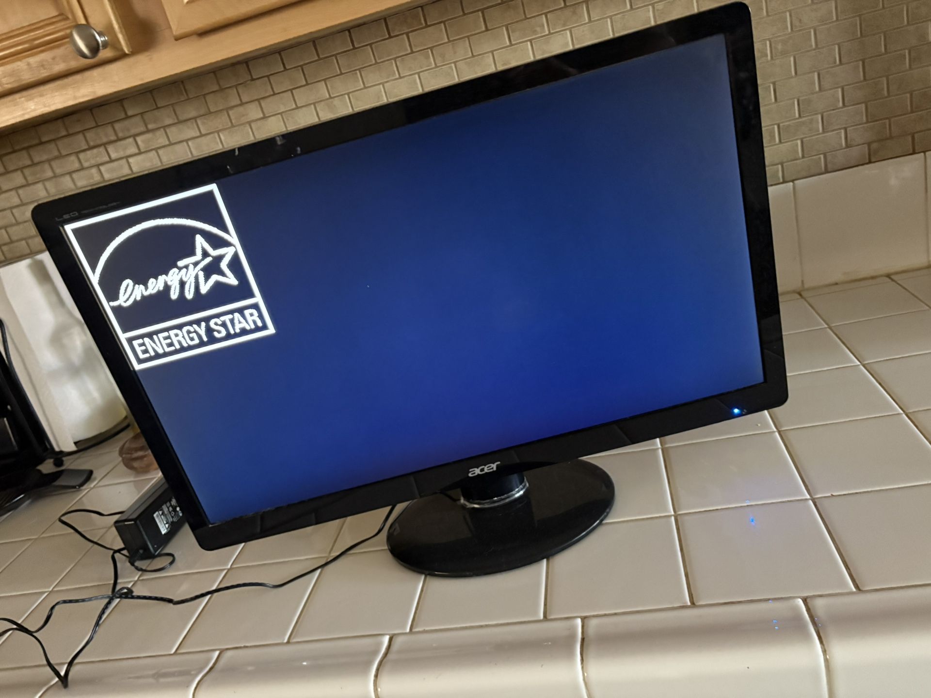 Acer Monitor 24” HDMI ( Hesperia Ca )