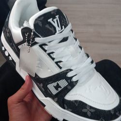 Loui Vuitton, Black,white 