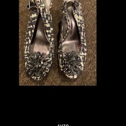 Croft & Barrow Women's Black and White Open Toe Sling Back Dress Shoes Size 6.5