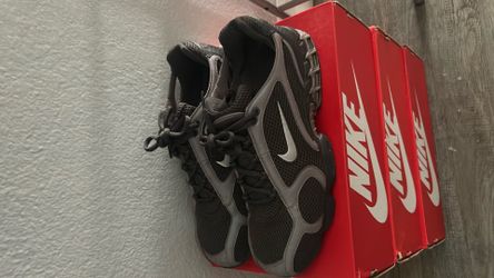 Nikes men’s shoes